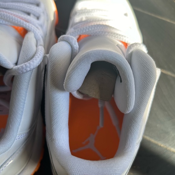 NEW Women’s Air Jordan 11 Retro Low Bright Citrus- US 7 - Picture 5 of 9